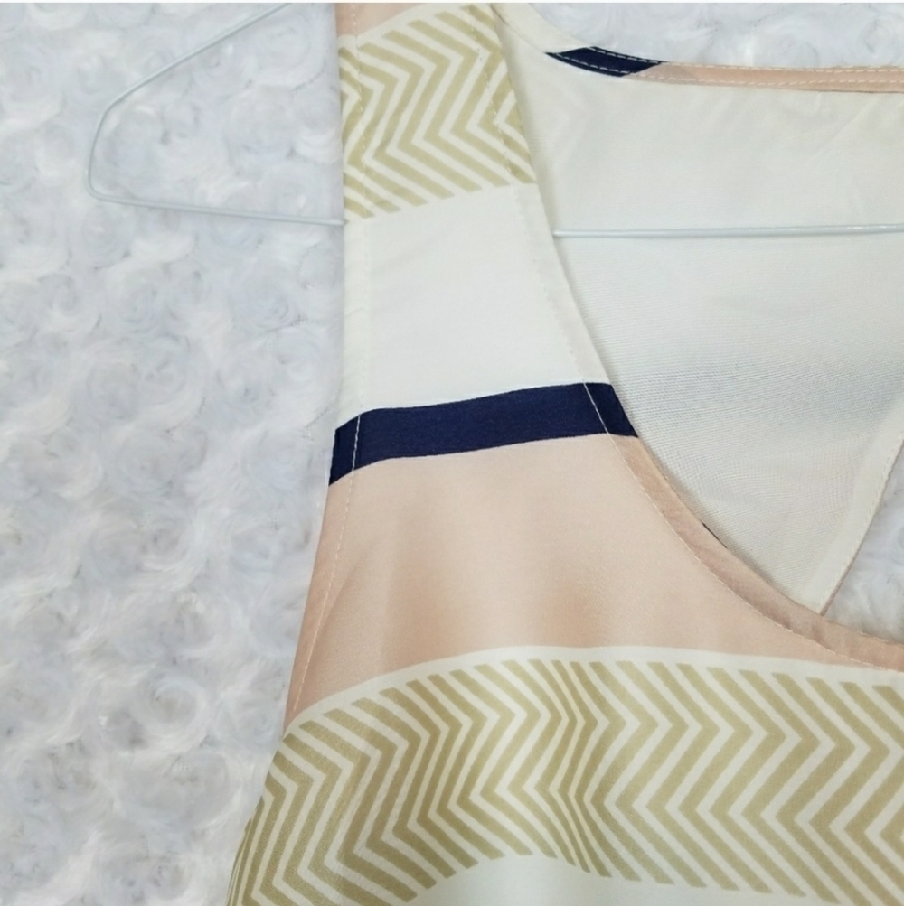 BB Dakota Blush Pink and Navy Striped A-Line Dress with Back Cutout Size 8 - Picture 3 of 6